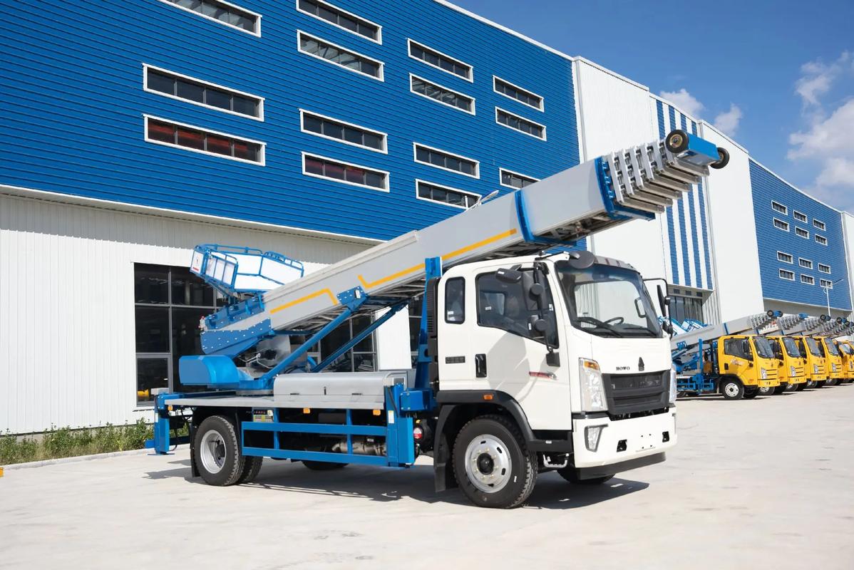 长垣出租云梯车高空作业车 建筑垃圾搬运